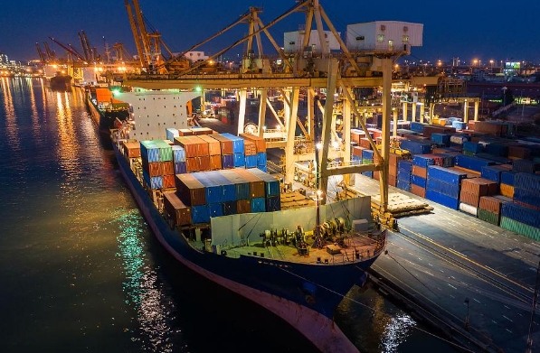 青島貨代成為了連接海陸、促進(jìn)全球貿(mào)易往來(lái)的重要橋梁