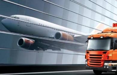 國際物流市場出現(xiàn)了業(yè)務(wù)量與報價同時降低的趨勢