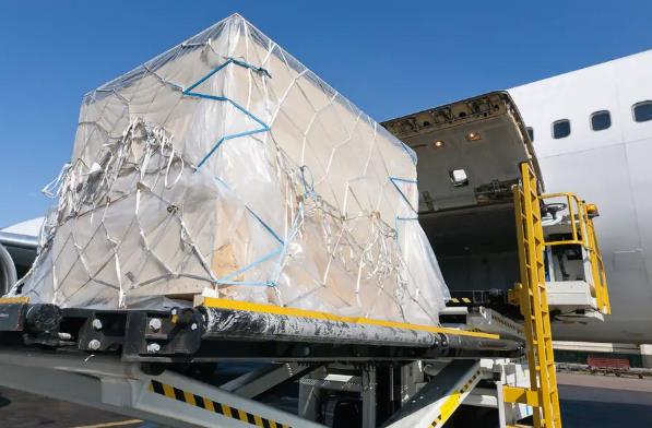 英國貨代在推動國際貿(mào)易和提升物流效率方面的作用有哪些？