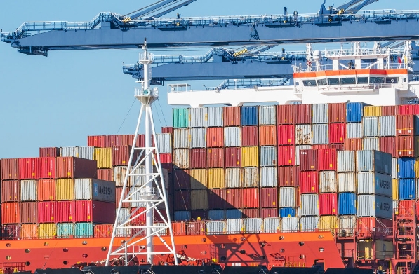 國際貨運代理公司是現(xiàn)代國際貿(mào)易中不可或缺的重要服務機構(gòu)