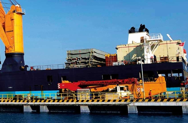 隨著全球貿(mào)易的增長，上海國際物流正面臨著新的挑戰(zhàn)與機(jī)遇