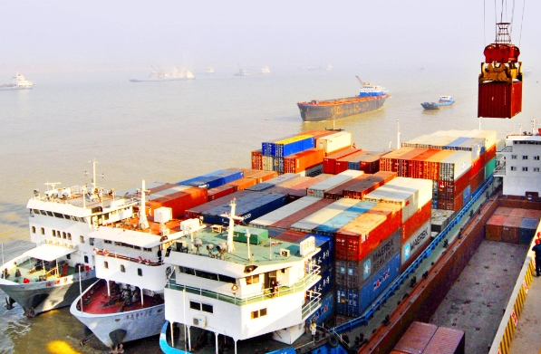 美國(guó)物流市場(chǎng)作為全球重要的物流市場(chǎng)之一，其發(fā)展呈現(xiàn)出復(fù)雜性