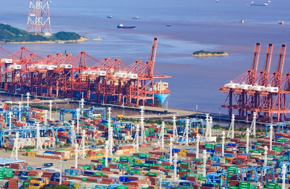 中俄的物流聯(lián)系是兩國(guó)經(jīng)濟(jì)合作的基礎(chǔ)，也是雙方合作共贏的重要途徑