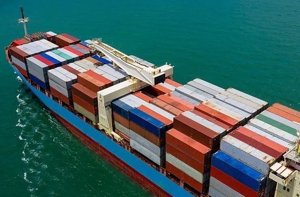 面對(duì)未來的挑戰(zhàn)和機(jī)遇，國(guó)際海運(yùn)物流行業(yè)需不斷創(chuàng)新和提升自身實(shí)力