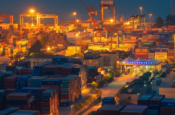 隨著國際貿易的不斷發(fā)展，美國貨代行業(yè)也將會迎來更廣闊的發(fā)展空間