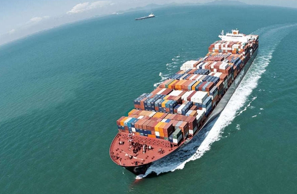 海運(yùn)公司作為貿(mào)易往來(lái)的橋梁，承載著越來(lái)越重要的使命