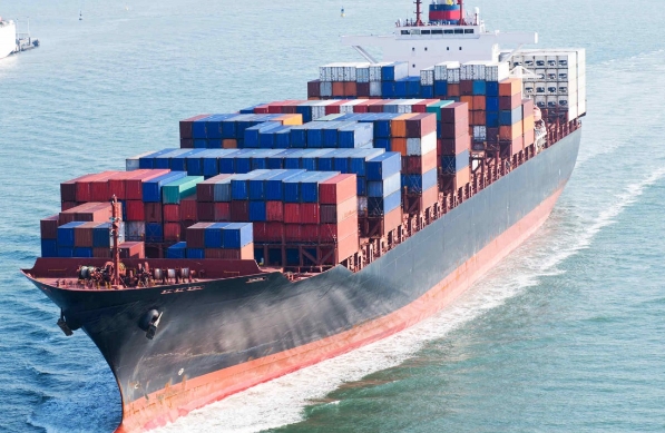 新加坡貨代是國際物流領域重要一環(huán)，扮演著連接海陸空運輸的角色