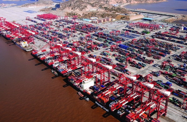 國際物流公司為跨國企業(yè)提供了跨境運輸、物流管理等服務