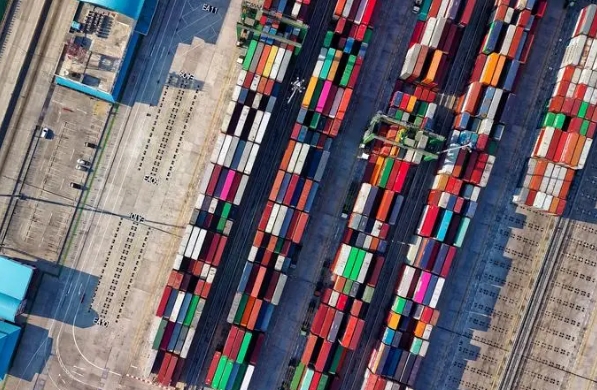 韓國貨代作為連接中韓貿(mào)易的橋梁，發(fā)揮著舉足輕重的作用