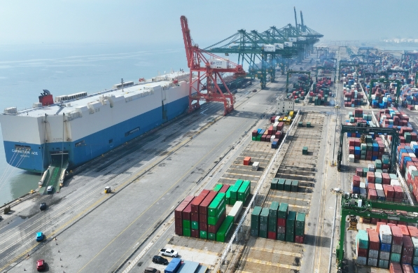 上海物流公司在激烈的市場(chǎng)競(jìng)爭(zhēng)中脫穎而出，贏得了客戶的廣泛贊譽(yù)