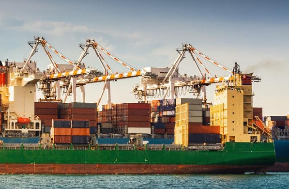 在全球貿(mào)易的浪潮中，美國貨運代理行業(yè)正經(jīng)歷著前所未有的變革