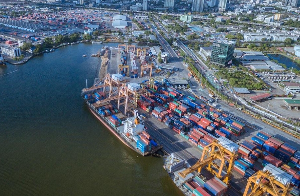 隨著國(guó)際貿(mào)易的日益頻繁，美國(guó)貨代貨物的跨國(guó)運(yùn)輸需求不斷增長(zhǎng)