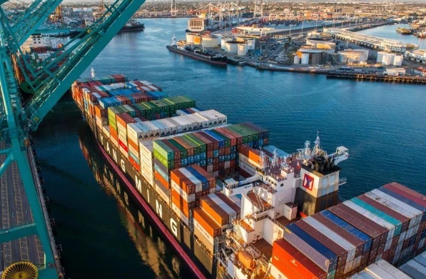 美國(guó)貨代是全球物流網(wǎng)絡(luò)重要組成部分，在跨國(guó)貿(mào)易中發(fā)揮重要作用