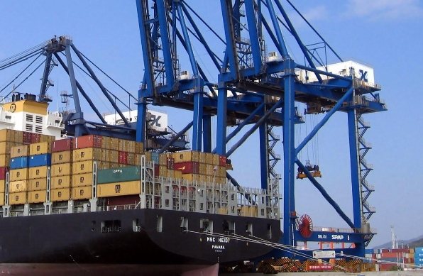 隨著全球貿(mào)易的日益繁榮，國際貨代行業(yè)也呈現(xiàn)出一些新的發(fā)展趨勢