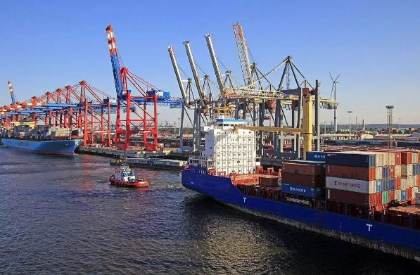 歐洲貨代公司不僅是貨物的搬運(yùn)工，更是國際貿(mào)易的推動者