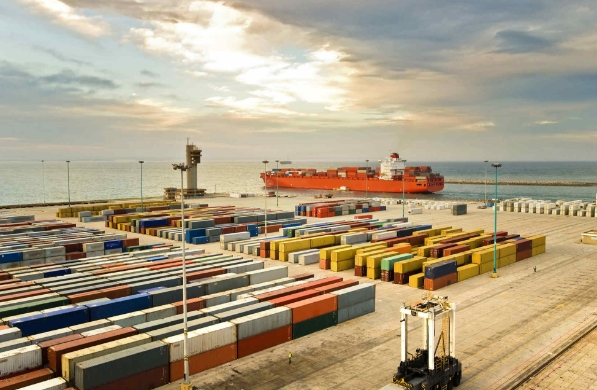 貨代公司是連接生產(chǎn)與消費(fèi)的橋梁，更是推動(dòng)國(guó)際貿(mào)易運(yùn)轉(zhuǎn)的幕后英雄