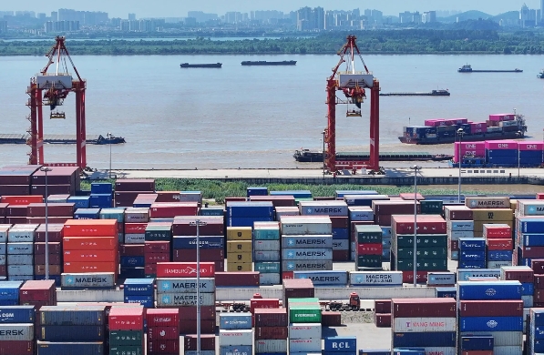 上海貨代的獨特優(yōu)勢、發(fā)展趨勢及其在全球貿(mào)易中的重要作用是什么？