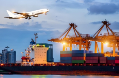 國際貨代通過提供專業(yè)化的服務(wù)，幫助貨主節(jié)省時間和精力，確保貨物的安全運(yùn)輸